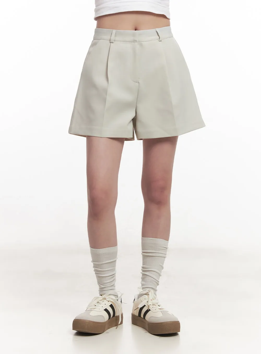 Wide-Fit Pintuck Shorts CA510