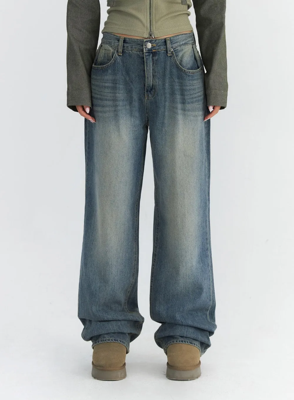 Wide-Fit Washed Jeans CO313
